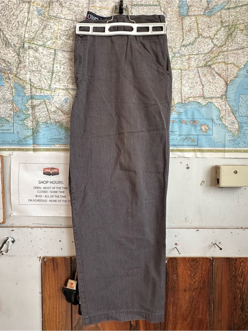 Chaps Men’s Gray Casual Pants.
